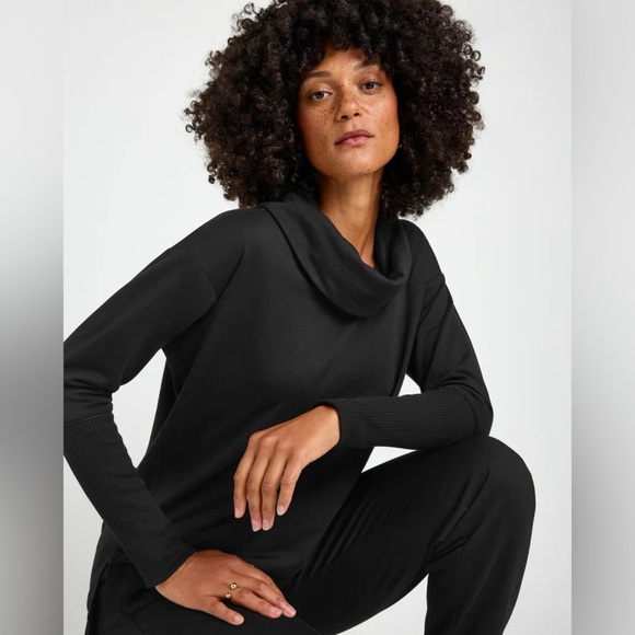 Splendid Tops - NWT SPLENDID (XS) Soft Fleece Plush Cowl Neck Pullover Casual Stretch Luxury